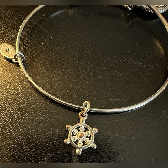 Macy’s Unwritten Silver Bangle Bracelet - Picture 6 of 8